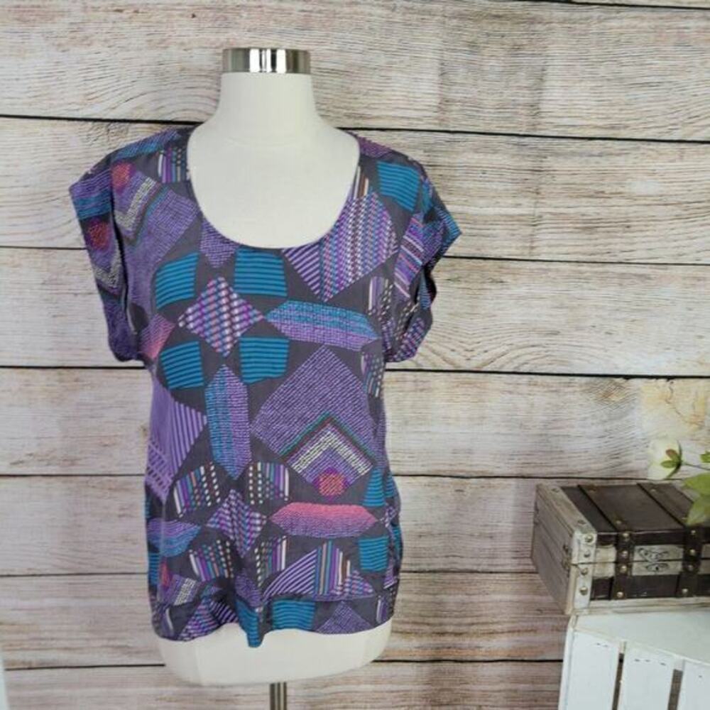 5/$25 Urban Outfitters BDG 100% Silk Geometric Short Sleeve Top‎ Small